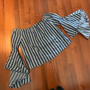 Off the shoulder bell sleeve top, size small